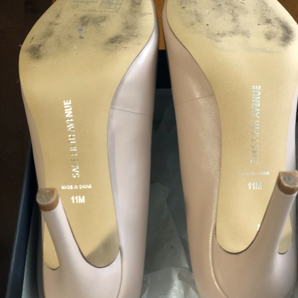 Saks Fifth Avenue High Heel Pumps Size 11 - Picture 2 of 2